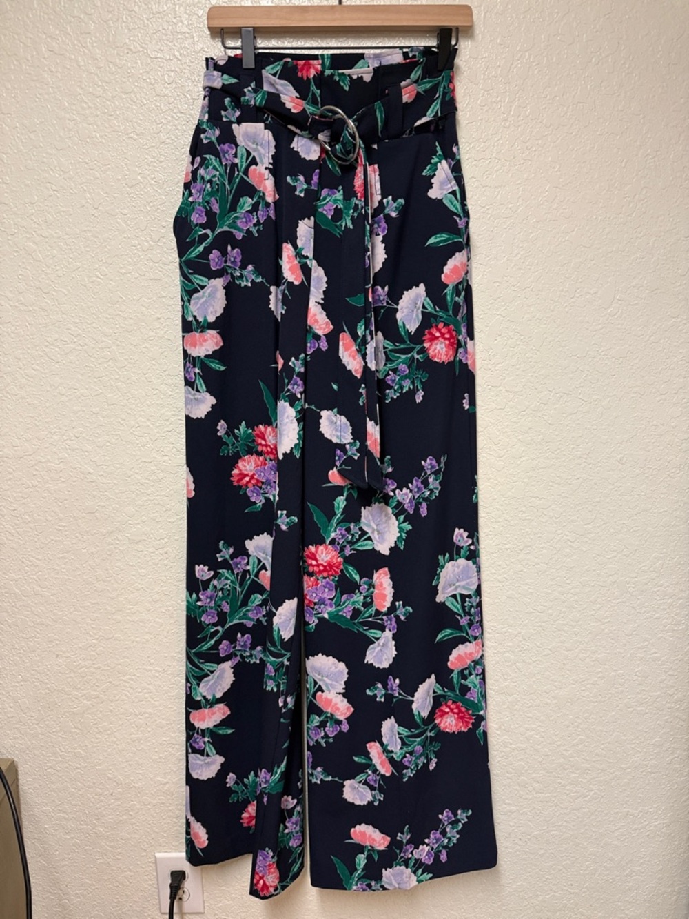 NEW YORK & COMPANY Navy Floral Wide-Leg Belted Pants Size 8 Tall